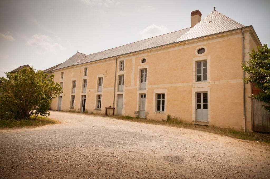 Gite Des Grands Moulins De Bauge Bagian luar foto