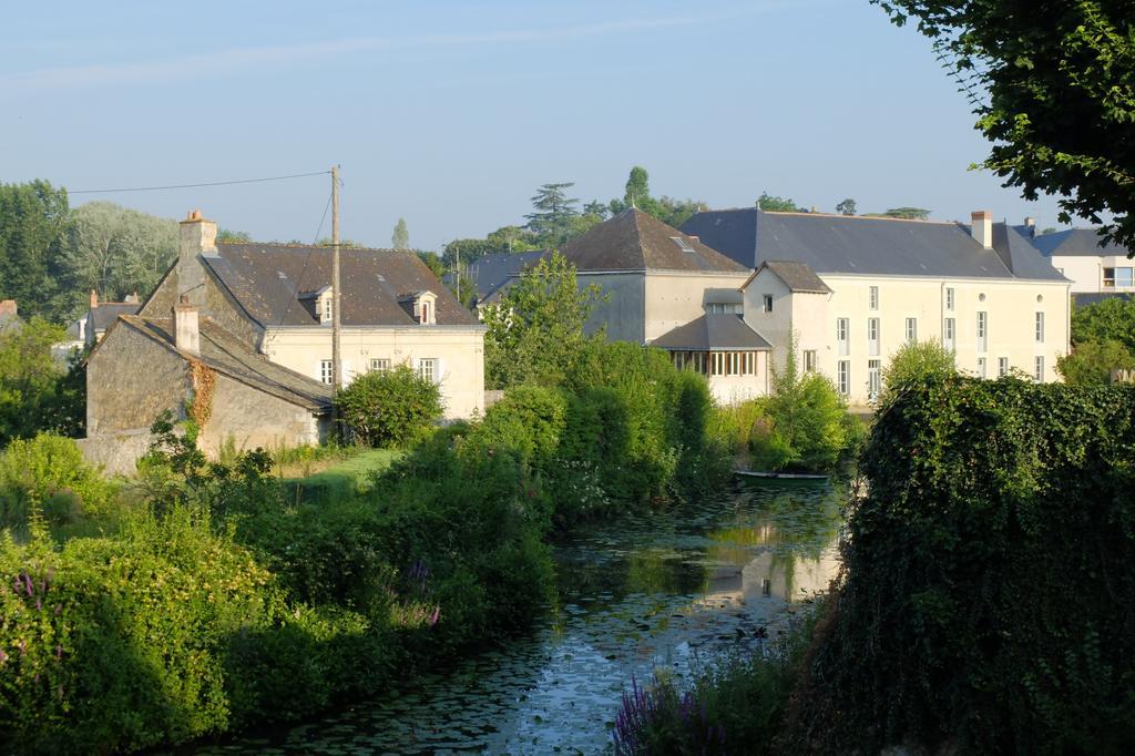 Gite Des Grands Moulins De Bauge Bagian luar foto