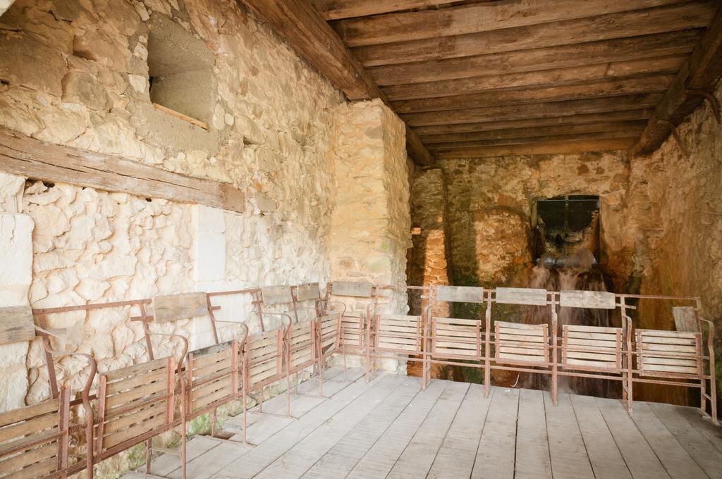Gite Des Grands Moulins De Bauge Bagian luar foto