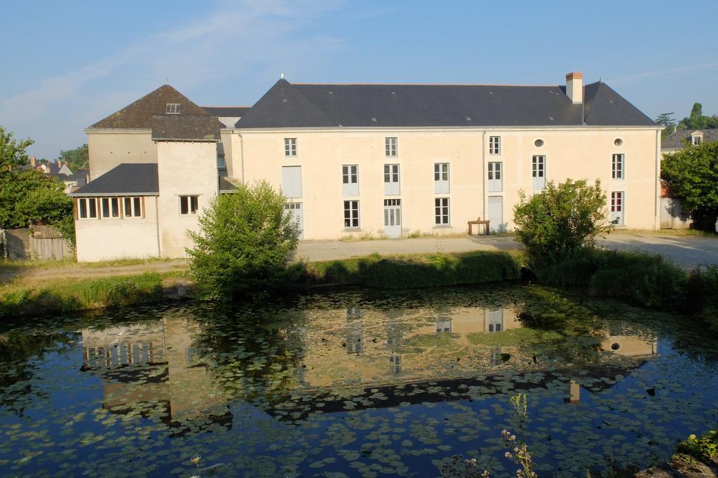 Gite Des Grands Moulins De Bauge Bagian luar foto